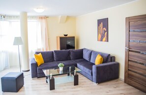 Desk, soundproofing, iron/ironing board, free WiFi - City Aparthotel (Szczecin)