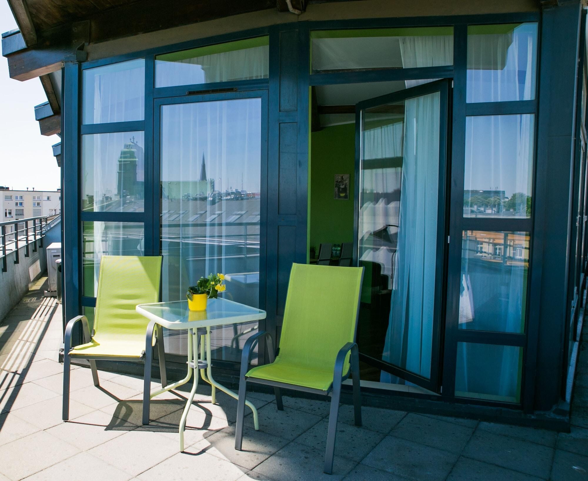 Bureau, chambres insonorisées, fer et planche à repasser, Wi-Fi gratuit