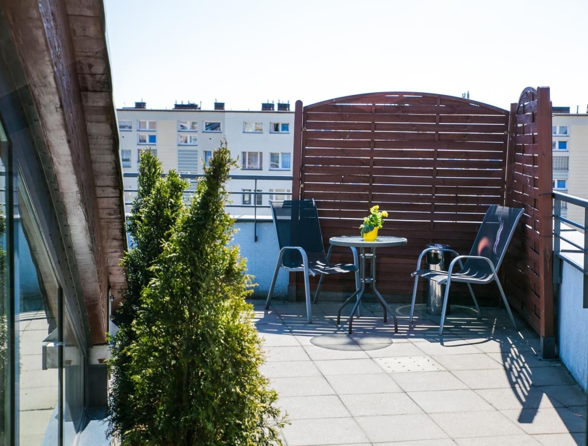 Desk, soundproofing, iron/ironing board, free WiFi