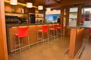 Bar (on property) - Hotel Marcial (Naron)