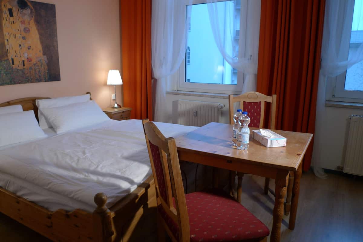 Double Room, Private Bathroom | Blackout drapes, soundproofing, free WiFi, bed sheets
