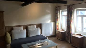 Blackout curtains, soundproofing, free WiFi, bed sheets