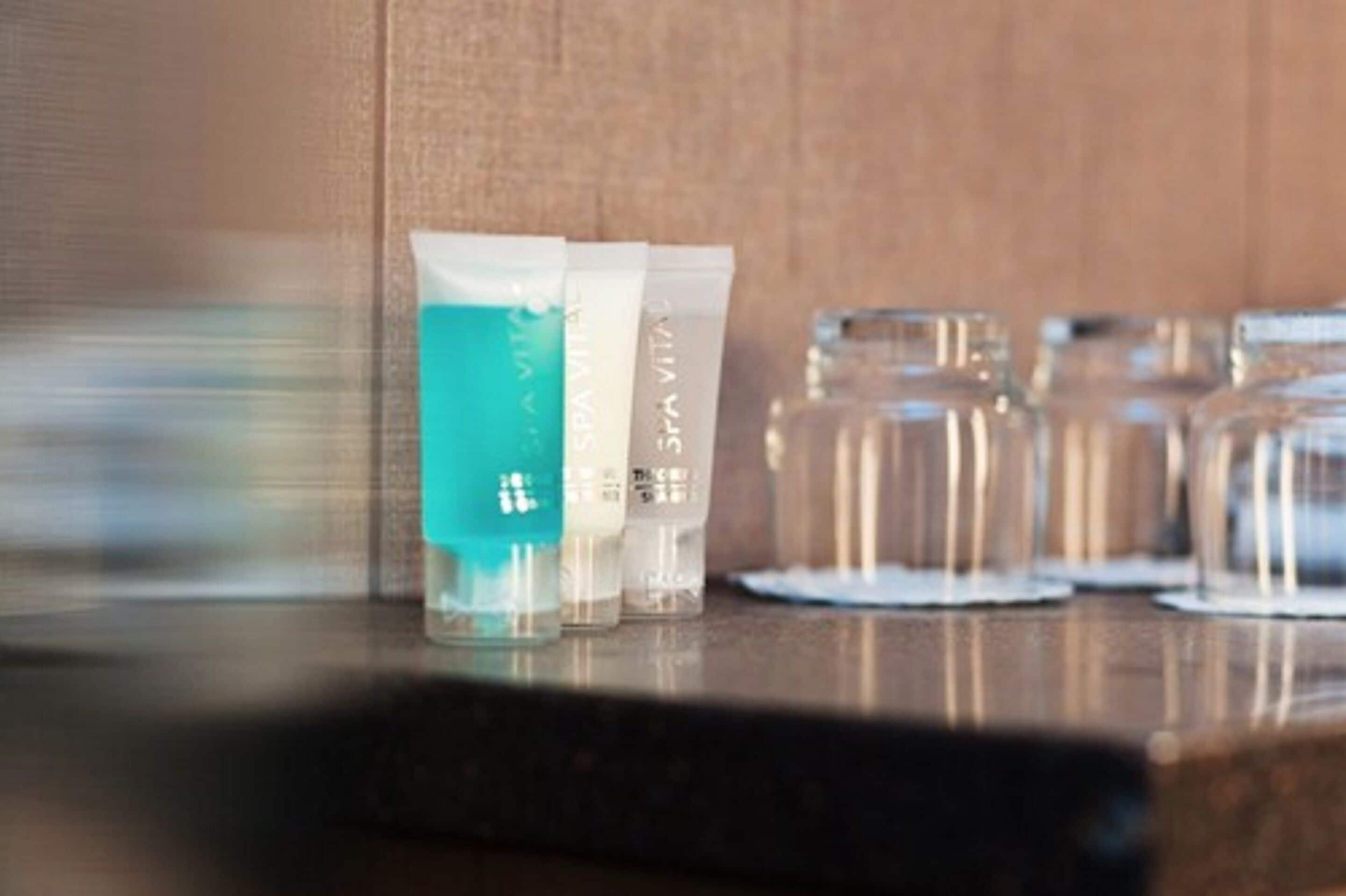 superior single room | bathroom amenities | free toiletries, towels