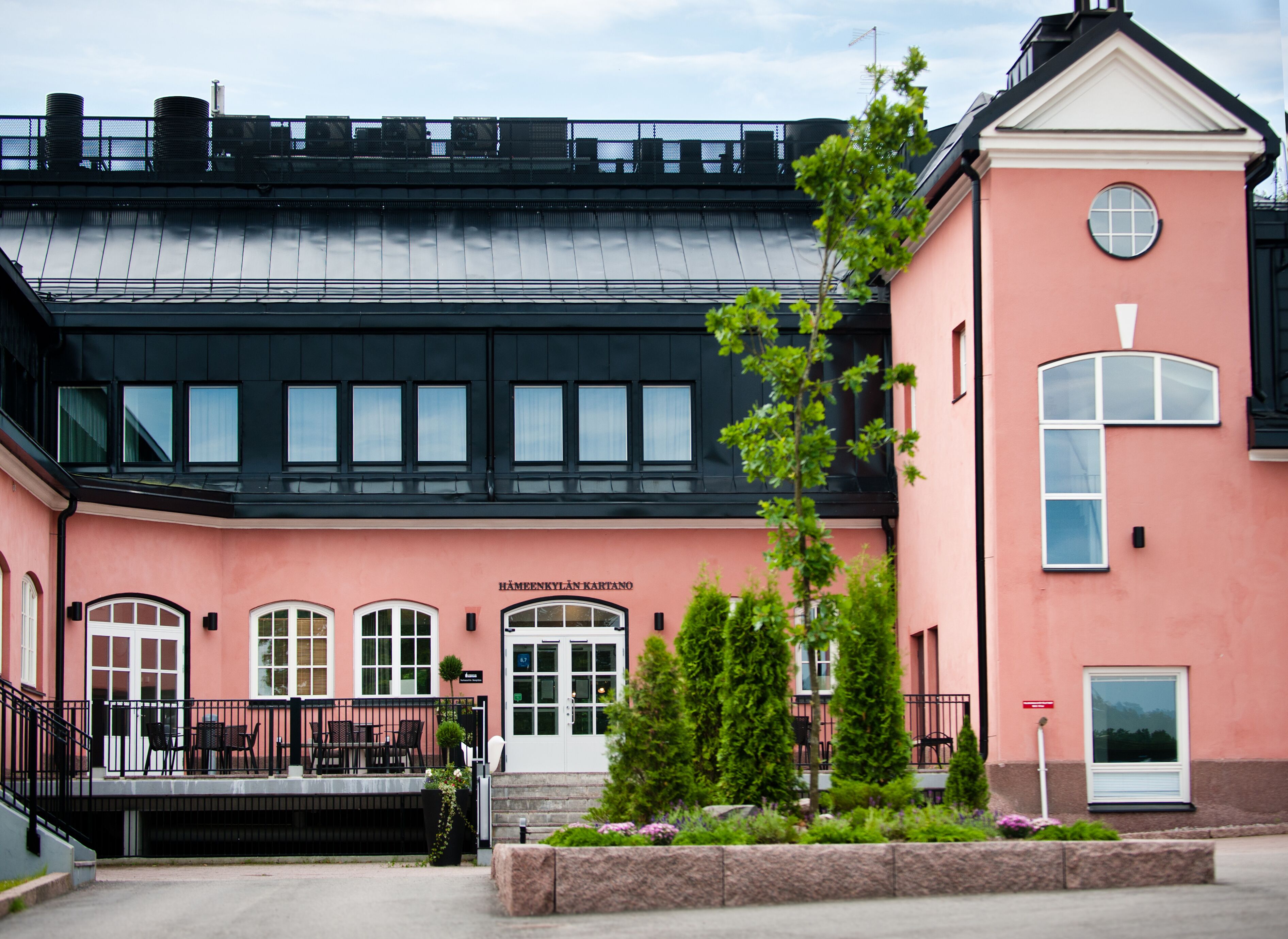 Mặt tiền nơi lưu trú