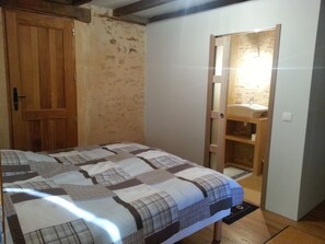 Double or Twin Room | Individually decorated, individually furnished, desk, soundproofing - Moulin Lou Apmay (Saint-Cirgues)