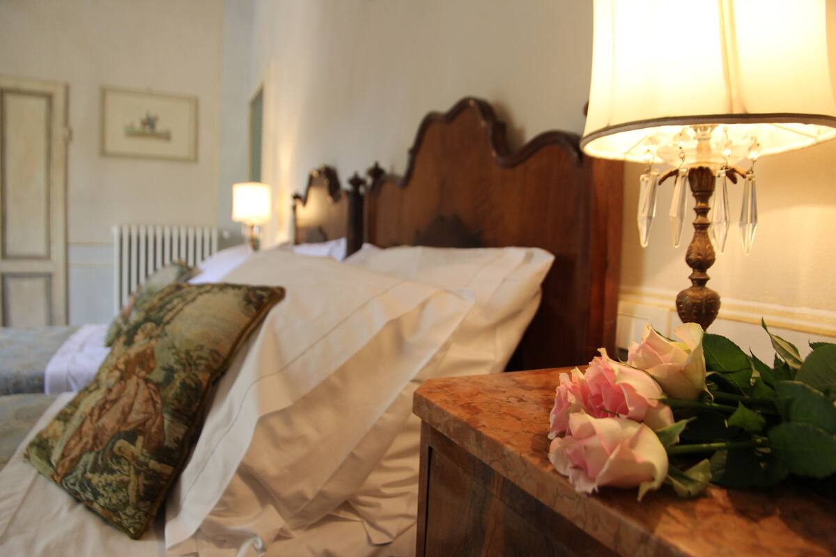 Junior Suite | 1 bedroom, minibar, in-room safe, desk