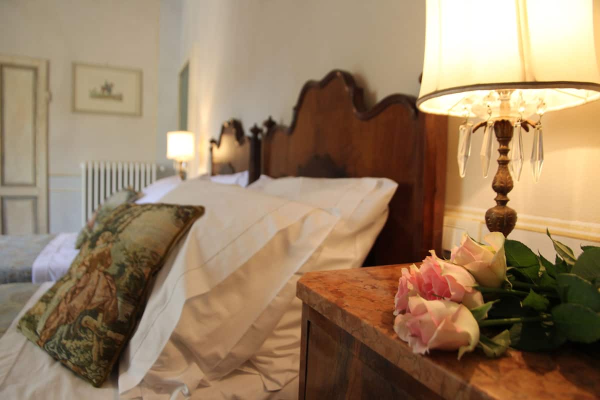 Junior Suite | 1 bedroom, minibar, in-room safe, individually decorated