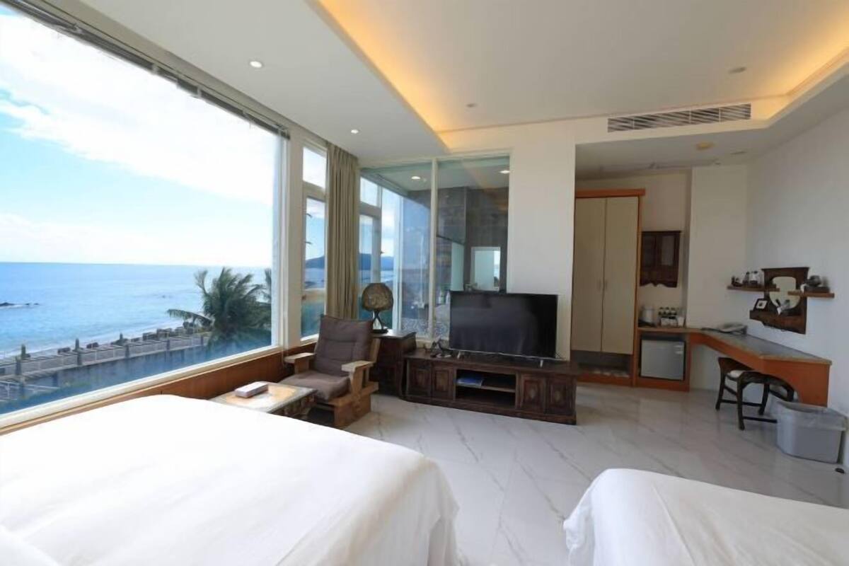 Desk, blackout curtains, free WiFi