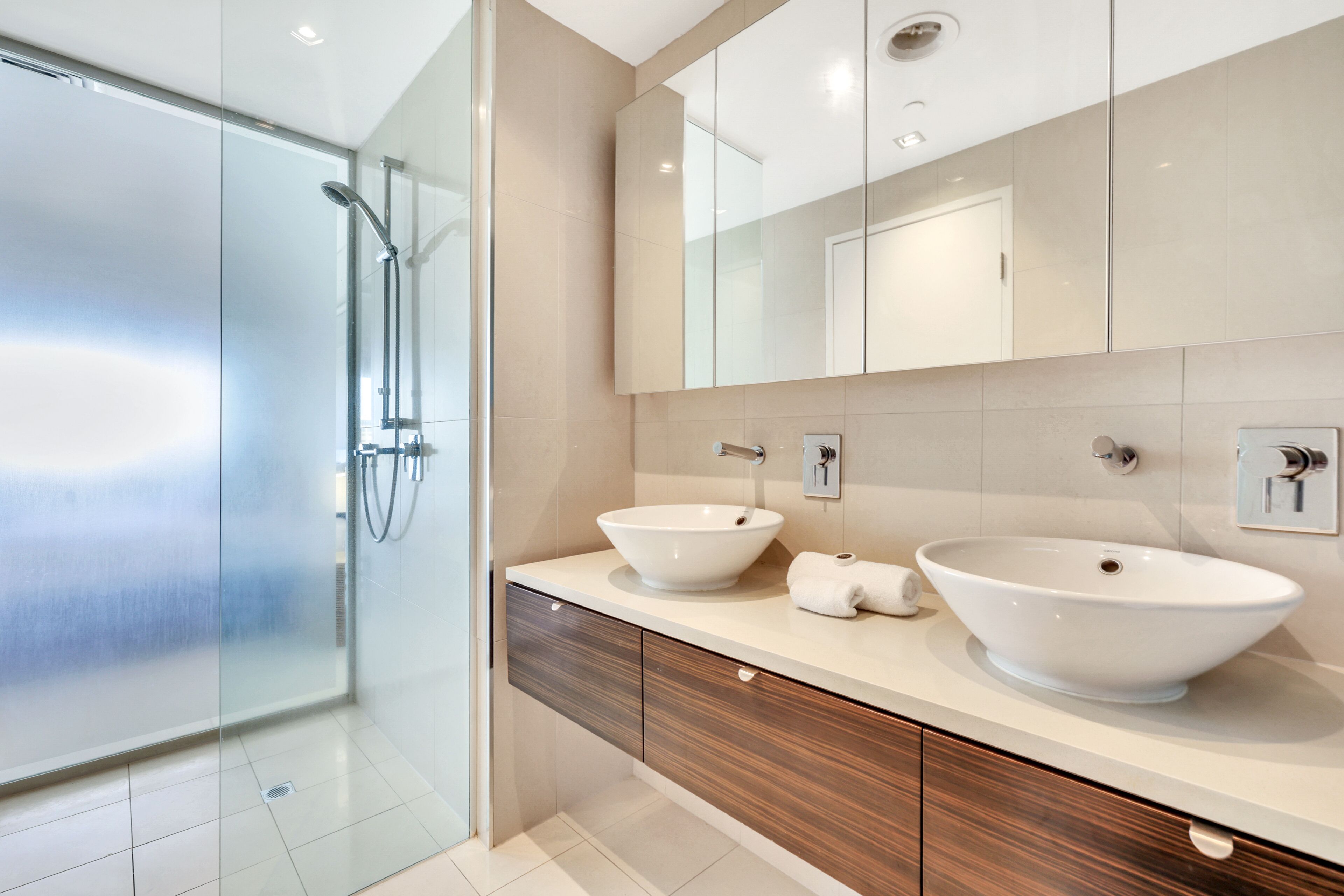 Premium-Apartment, 3 Schlafzimmer, Meerblick | Badezimmer | Kostenlose Toilettenartikel, Handtücher, Seife