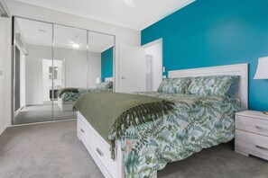 3 bedrooms, bed sheets