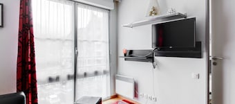2-Bedroom Apartment + Alcove, Opposite Cable Car, Central Cauterets