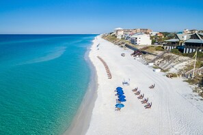 Beach nearby, sun loungers, beach towels
