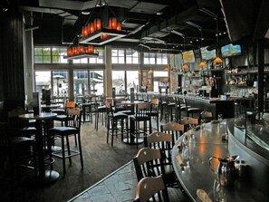 Bar (on property) - Luxury Ski-In/Ski-Out Condo, Grand Lodge on Peak 7, Breckenridge New Year's Vaca (Breckenridge)