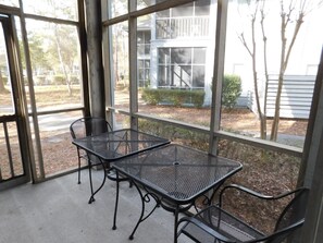 Condo, 2 Bedrooms | Dining