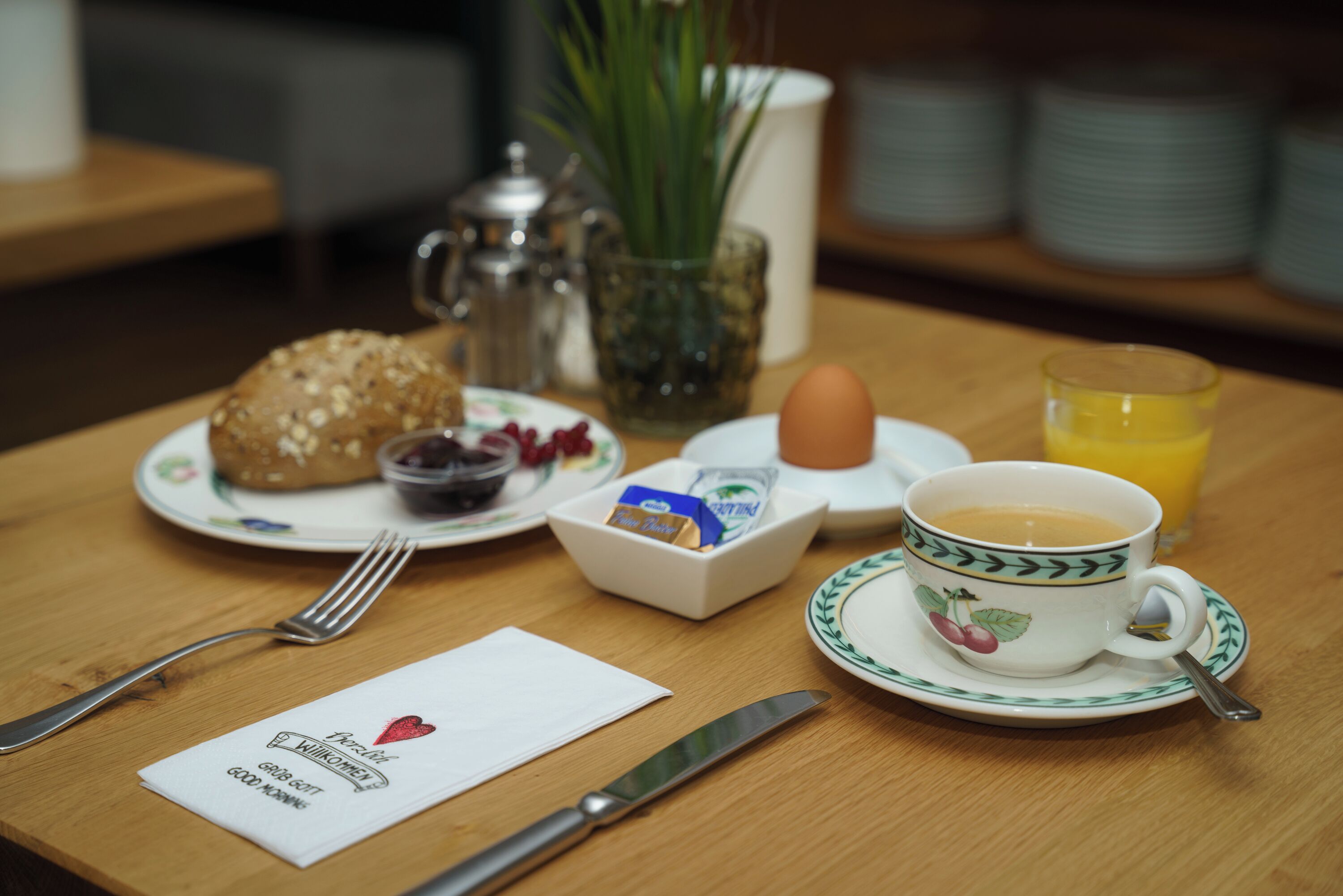 daily full breakfast (eur 7.50 per person)