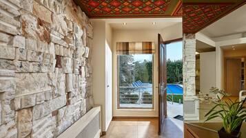 Villa, 3 soverom, privat basseng | Oppholdsområde | Flatskjerm-TV og DVD-spiller