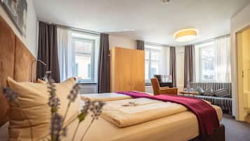 Zimmersafe, Bügeleisen/Bügelbrett, kostenloses WLAN, Bettwäsche