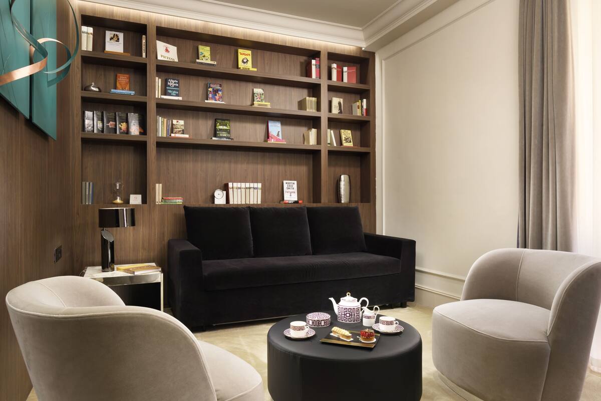 Suite (Dolce) | Seprai premium, minibar, brankas, dan kedap suara
