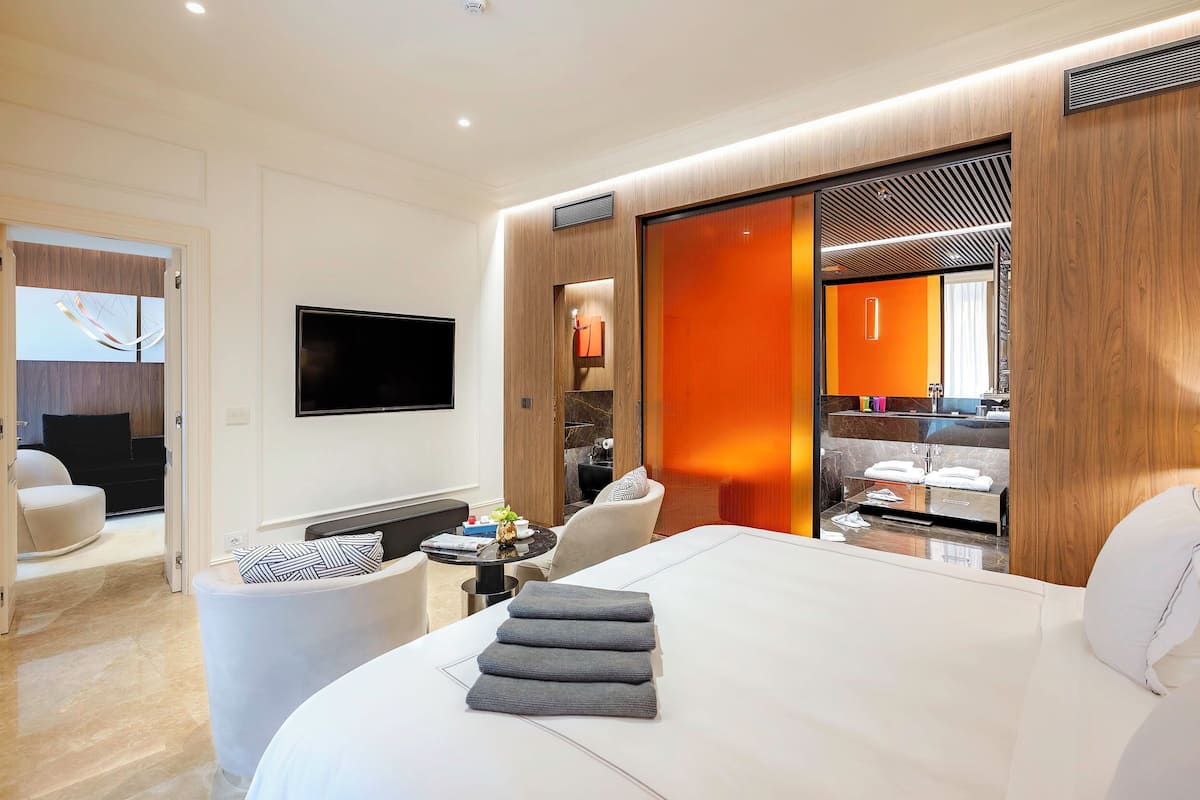Suite Keluarga | Seprai premium, minibar, brankas, dan kedap suara