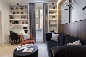 1 bedroom, premium bedding, minibar, in-room safe