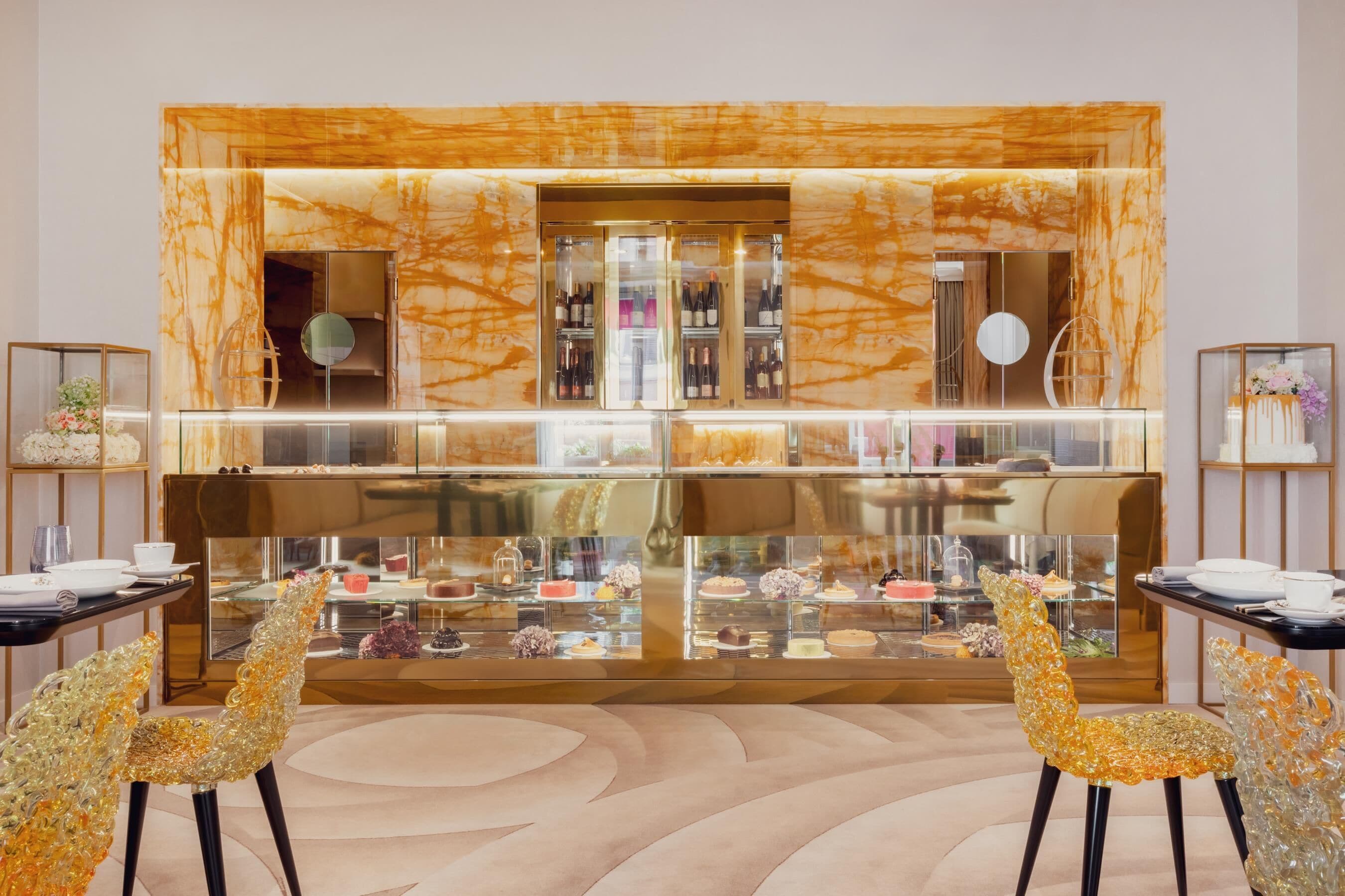 Petit déjeuner complet (50 EUR par personne)