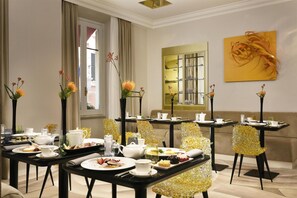 Lunch and dinner served, local and international cuisine - The First Dolce - Preferred Hotels & Resorts (Rome)