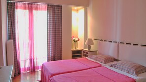 Appartement, 3 chambres (No 6) | Fer et planche à repasser, accès au Wi-Fi (inclus), literie fournie