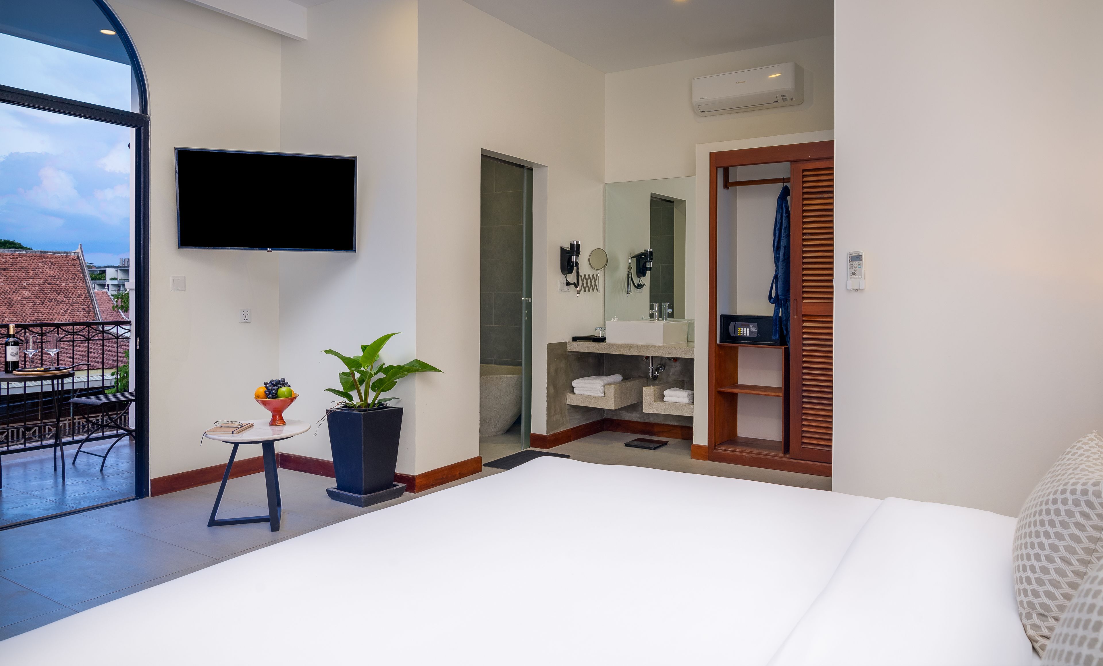 Photo - Blanc Smith Residence