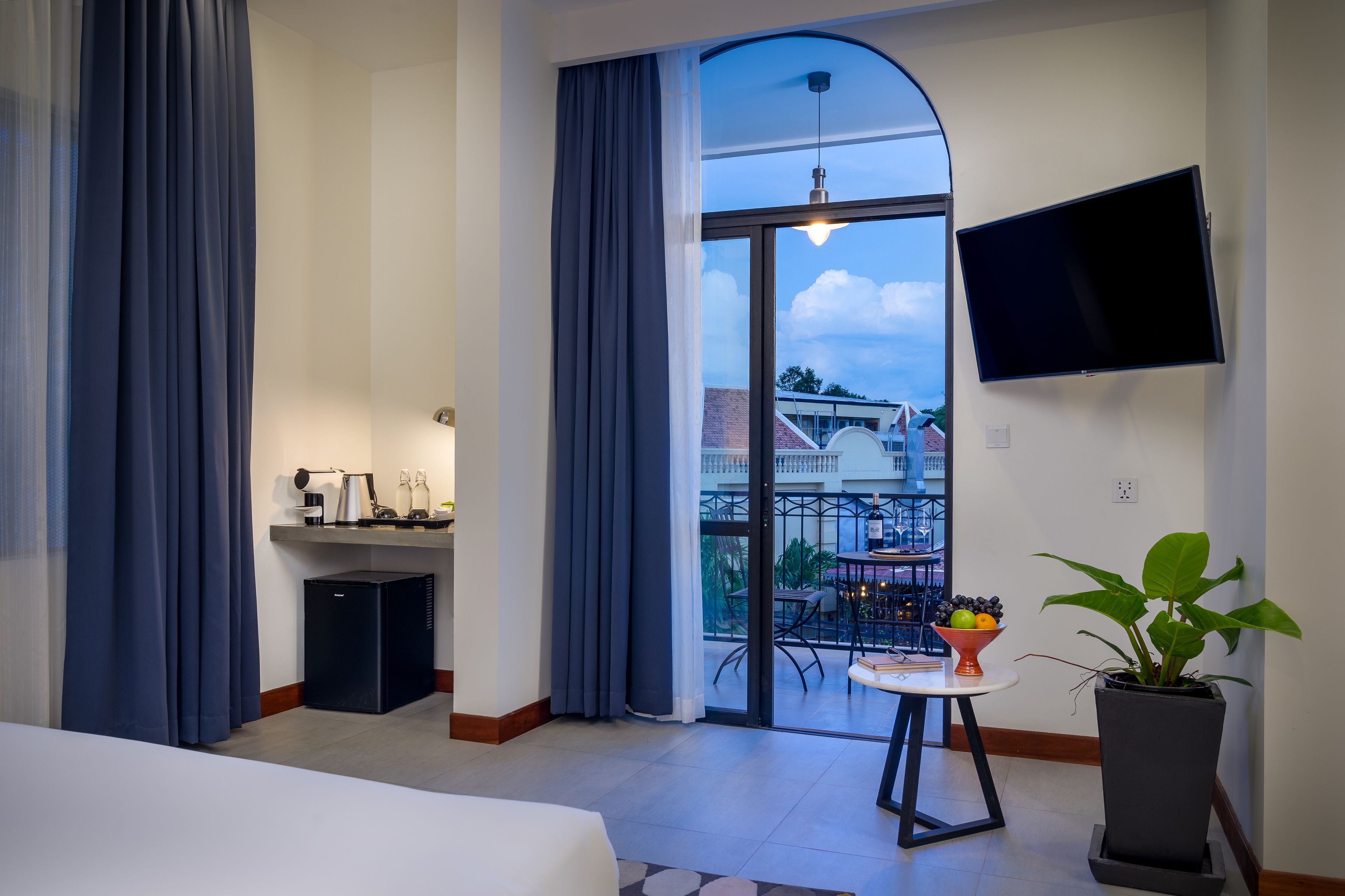 Blanc Club with Bathtub and Balcony | Premium bedding, pillow-top beds, minibar, in-room safe