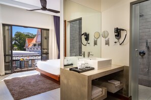 Room service - dining - Blanc Smith Residence (Siem Reap)