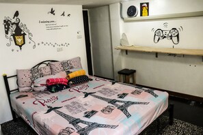 Deluxe Double Room | In-room safe, blackout curtains, soundproofing, iron/ironing board - Interpartie Hotel - Adults Only - Hostel (Bangkok)