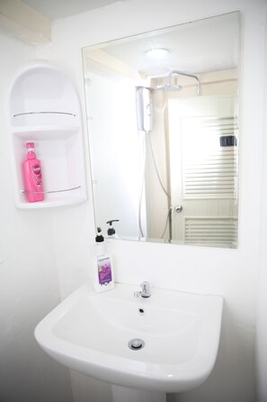 Deluxe Double Room, 1 Queen Bed | In-room safe, blackout curtains, soundproofing, iron/ironing board - Interpartie Hotel - Adults Only - Hostel (Bangkok)