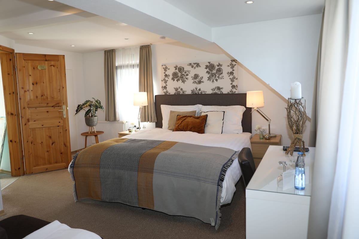 comfort double room | free wifi, bed sheets