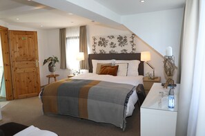 Quarto casal conforto | Wi-Fi de cortesia, roupa de cama