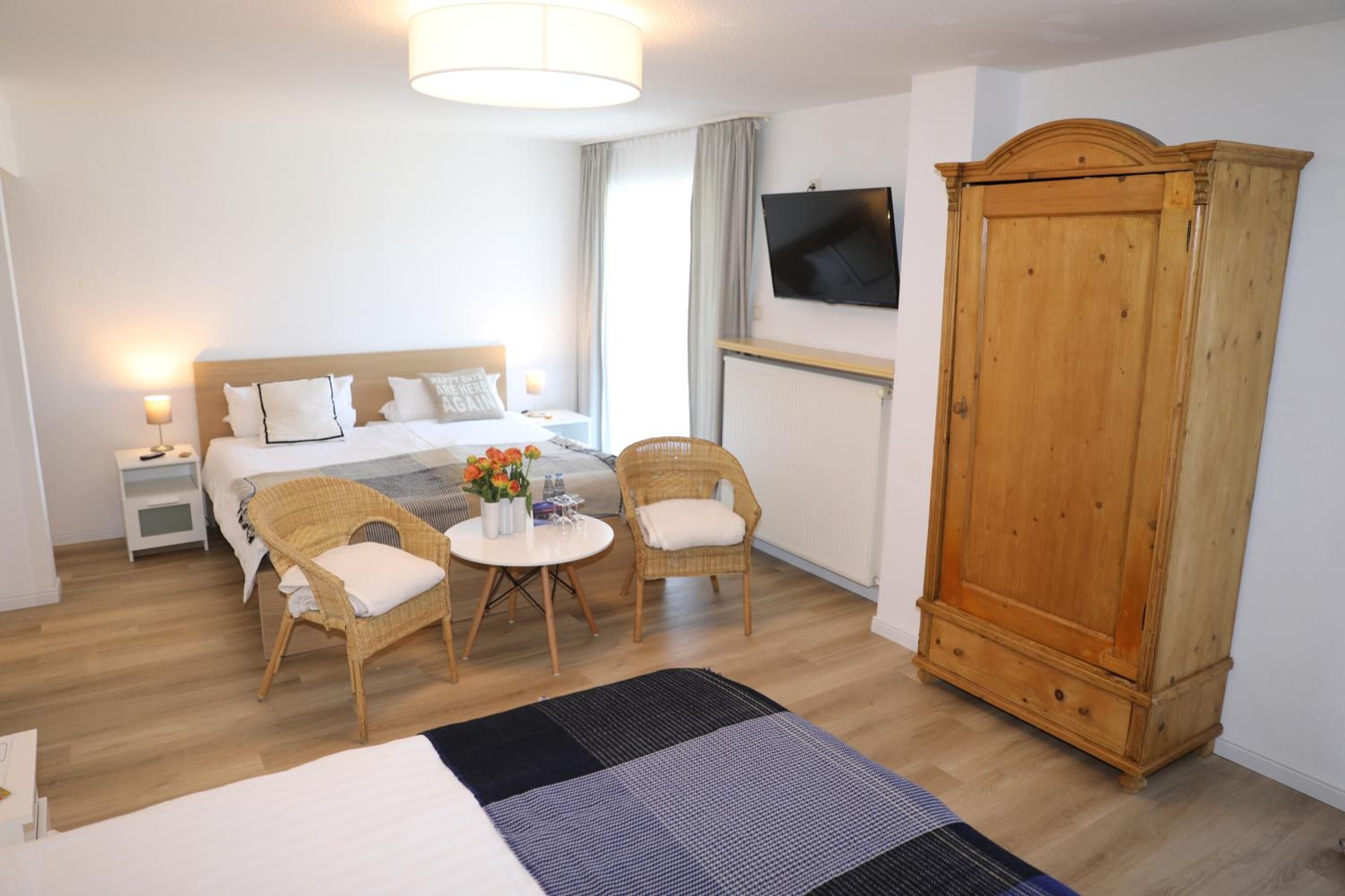 free wifi, bed sheets