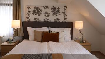 Comfort Double Room | Free WiFi, bed sheets