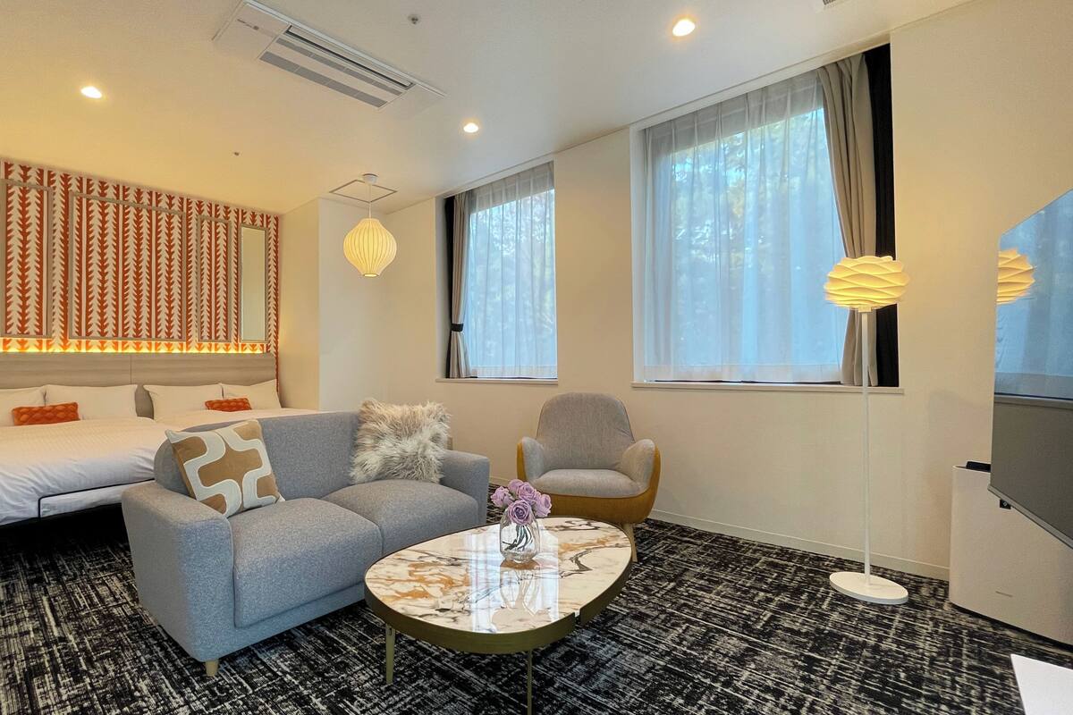 Blackout curtains, free WiFi