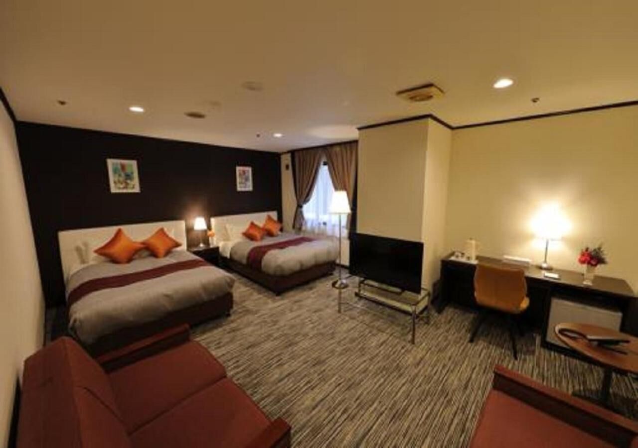 blackout curtains, free wifi