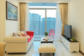 ラグジュアリー アパートメント 2 ベッドルーム シティビュー | リビング エリア | スマートテレビ