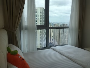 Apartamento superluxo, 2 quartos, vista para a cidade | Escrivaninha, cortinas blackout, quartos à prova de som