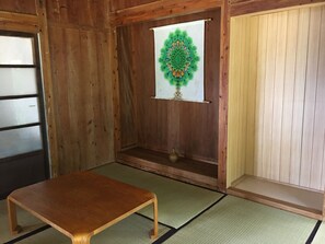 Private Vacation Home | Blackout drapes, free WiFi, bed sheets