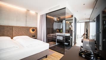 1 bedroom, hypo-allergenic bedding, minibar, in-room safe