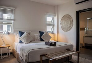 Apartment, 3 Bedrooms, Beachfront | 3 bedrooms, premium bedding, in-room safe, blackout drapes