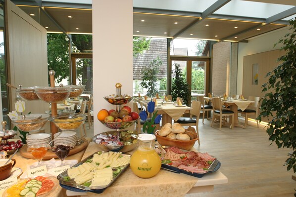 Desayuno buffet incluido todos los días