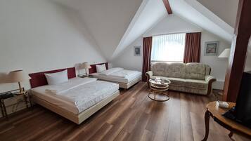 Allergikerbettwaren, kostenloses WLAN, Bettwäsche