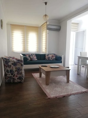Apartment, Balcony | Living room