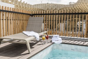 屋外プール、サンラウンジャー