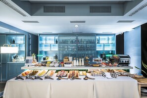 Daily buffet breakfast for a fee - Intelier Casa de Indias Hotel by Intelier Hotels & Suites (Seville)