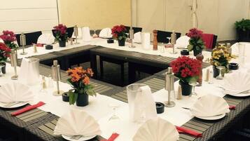 Daily buffet breakfast (EUR 8 per person)