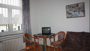 Soundproofing, free WiFi